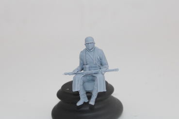 Peddinghaus 3 D Druck 1/35 35W053 Soldat sitting in greycoat with MG 42