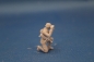 Preview: Peddinghaus 3 D Druck 1/48 48F058 crew member for 8,8 cm Pak 43 Officier kneeing with binocular