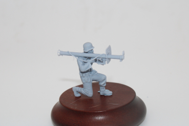 Peddinghaus 3 D Druck 1/35 35W025 Wehrmacht Panzerjäger kniend schießt mit Panzerschreck und Decalbogen