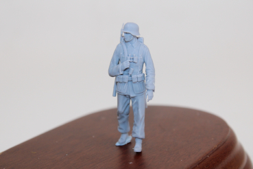 Peddinghaus 3 D Druck 1/35 35W034 Waffen SS Grenadier mit Stahlhelm und K 98 gehend