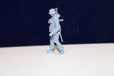 Peddinghaus 3D Druck 1/48  48F022 Waffen SS Grendier with Steelhelmet and K98 walking