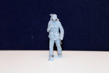 Peddinghaus 3 D Druck 1/48 48F025 Waffen SS Grenadier with Stahlhelm and Sturmgewehr 44
