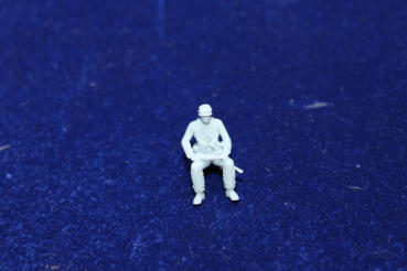 Peddinghaus 3 D Druck 1/48 48F030 Unteroffizier Afrika Corps sitting with MP 40 on his legs
