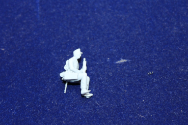 Peddinghaus 3 D Druck 1/48 48F032 Soldat Afrika Corps sitting with MG 42 in his left hand