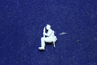 Peddinghaus 3 D Druck 1/48 48F032 Soldat Afrika Corps sitting with MG 42 in his left hand