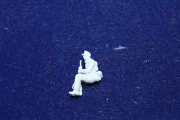 Peddinghaus 3 D Druck 1/48 48F033 Soldat Afrika Corps sitting with rifle in both hands