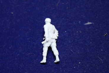 Peddinghaus 3 D Druck 1/48 48F039 Fallschirmjäger  with MP 40 and handgrenade