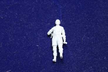 Peddinghaus 3 D Druck 1/48 48F039 Fallschirmjäger  with MP 40 and handgrenade