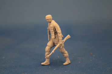 Peddinghaus 3 D print ep 35F007 german para  with rifle pulling a weaponcontaner and Decalsheet