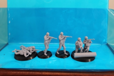 Peddinghaus 3 D Druck 1/72 72F293 6 Ukrainische Soldaten beim Angriff