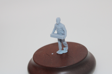 Peddinghaus 3 D Druck 1/48 48F065 Soldier carrying an ammo crate