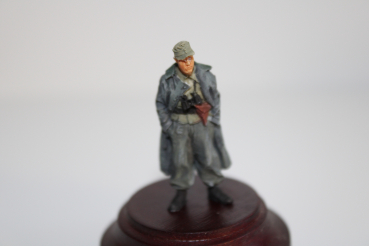 Nordwind 1/48 NWW 006 Officier in greycoat and fieldcap