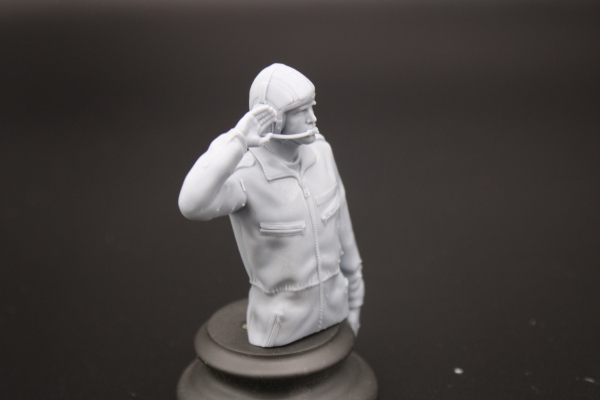 Peddinghaus 3-D Druck 16BW010 Bundeswehr Panzercrew Halbfigur mit Helm salutiernd