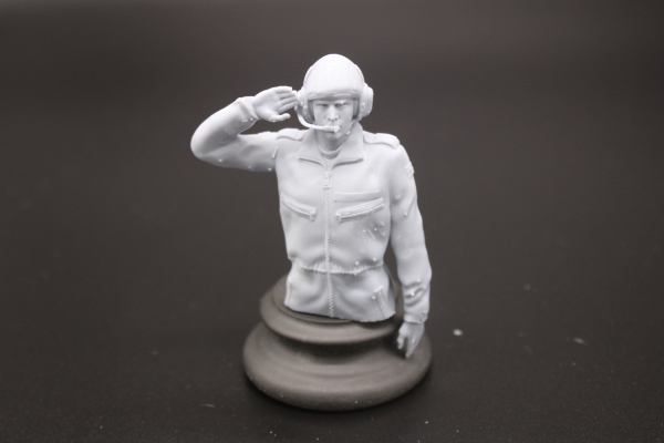 Peddinghaus 3-D Druck 16BW010 Bundeswehr Panzercrew Halbfigur mit Helm salutiernd