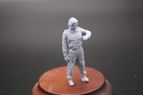 Peddinghaus 3 D Druck ep 35BW005 Bundeswehr tankcrew standing in the turret one hand on the turret with decalsheet