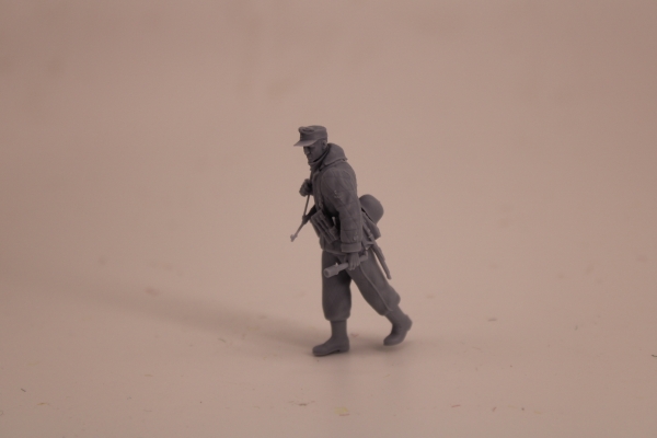 Peddinghaus 3 D Druck 1/35  35F010 Fallschirmjäger mit MP 40 und Schirmmütze