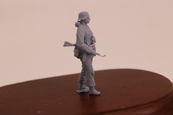 Peddinghaus 3 D Druck 1/35  35F032 Waffen SS Grenadier mit Sturmgewehr 44