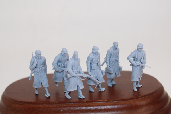 Peddinghaus 3 D Druck 1/35 35W070 6 Soldaten im Wintermantel gehend