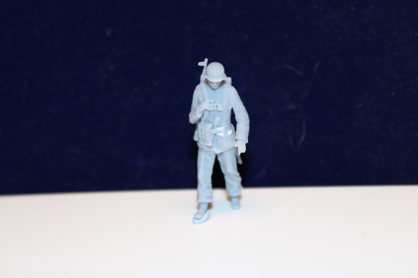 Peddinghaus 3D Druck 1/48  48F022 Waffen SS Grendier with Steelhelmet and K98 walking