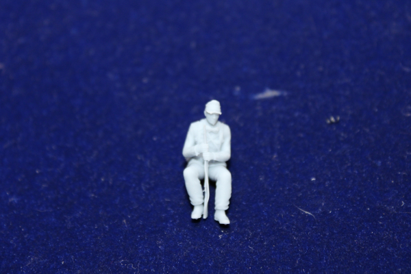Peddinghaus 3 D Druck 1/48 48F033 Soldat Afrika Corps sitting with rifle in both hands