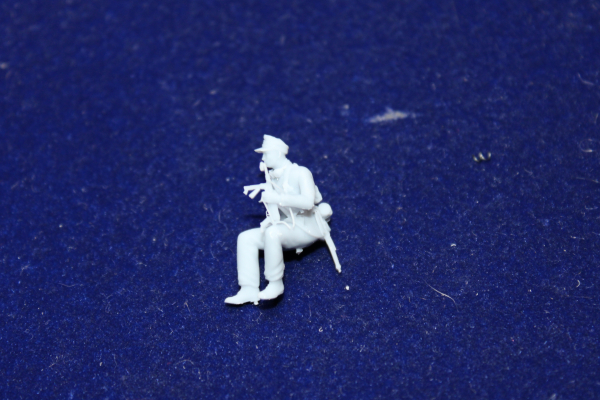 Peddinghaus 3 D Druck 1/48 48F035 NCO Afrika Corps sitting with MP 40 in his left hand