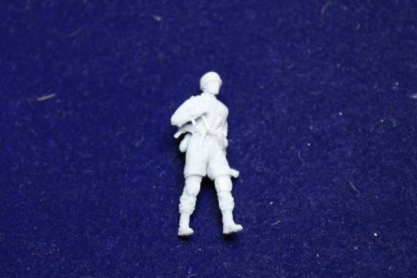 Peddinghaus 3 D Druck 1/48 48F039 Fallschirmjäger  with MP 40 and handgrenade