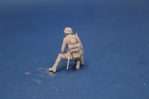 Peddinghaus 3 D Druck 1/48 48F053 7,5 cm Pak 40 soldier kneeing on the bridge