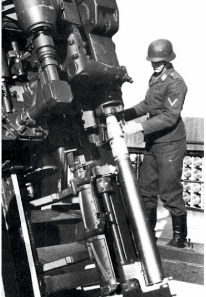 72F399 Munition und Kisten für 12,8 cm Flak 40