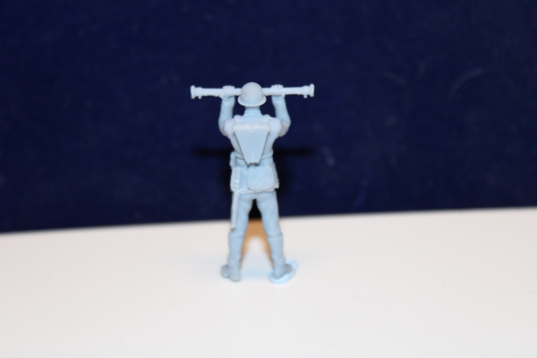 48F002 german airforce 2 cm Quadgun soldier with rangefinder