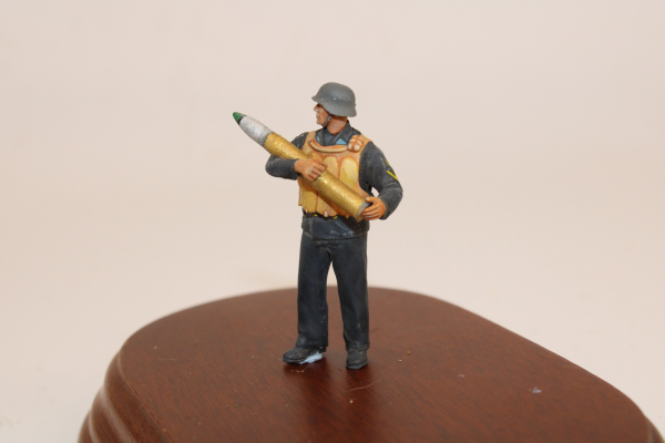 Peddinghaus-Modellbau 1/35 4210 german navygunner with round for 150 mm SK C28 C36 Marinegeschütz