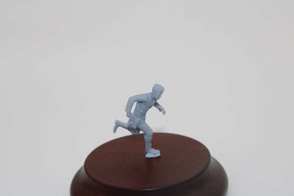 Peddinghaus 3 D Druck 1/48 48F071 Officier running with pistol