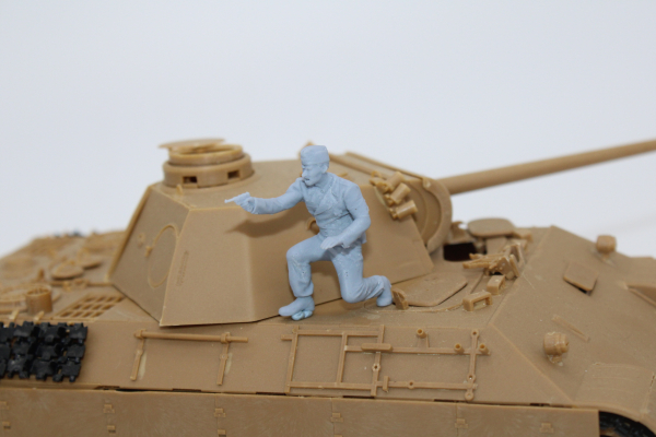 Peddinghaus 3 D Druck 1/16 16W010 Soldat kniend schießt mit Pistole